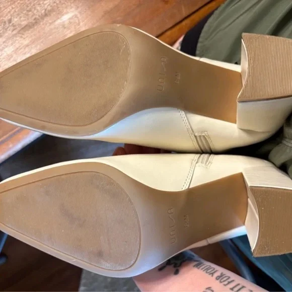 Unisa Cream Pointed-Toe Block Heel Ankle Boots - Picture 4 of 4